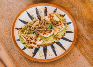 Zo Bak Je Halloumi Krokant: Tips voor de Perfecte Textuur en Smaak Zo Bak Je Halloumi Krokant: Tips voor de Perfecte Textuur en Smaak